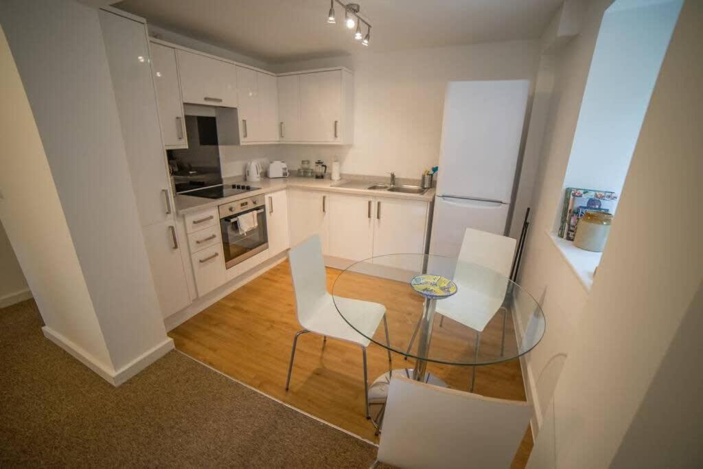 Champion Court Two Bedroom Flat Bristol Exterior photo